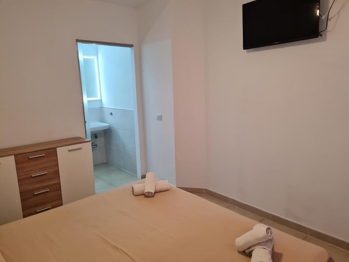 Nathaly Guest house *