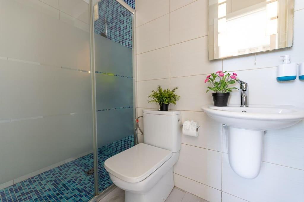 Beautiful Duplex In 3 Minutes Walking To The In Playa De Americas *