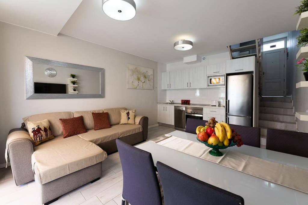 Beautiful Duplex In 3 Minutes Walking To The In Playa De Americas Apartment