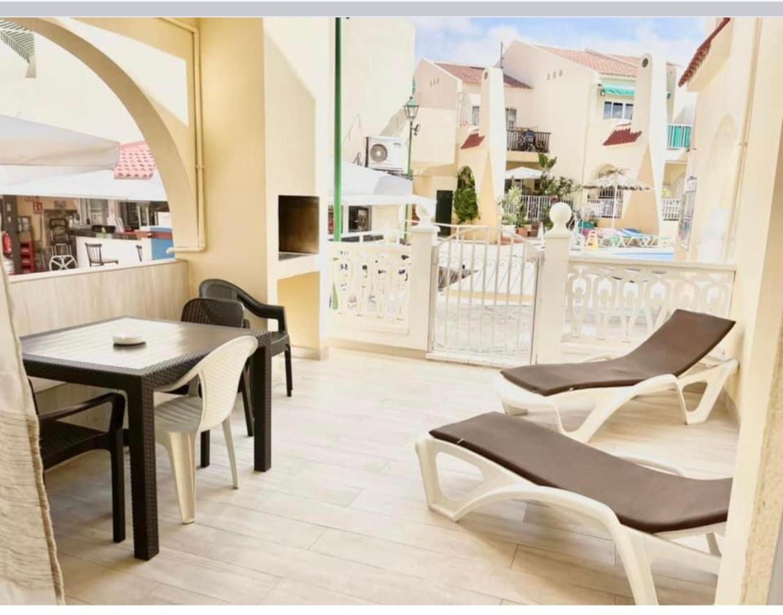 Appartement Luxury Fronte Piscina Mareverde A&v