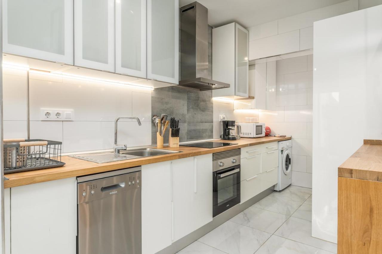 De 2 Apartment *