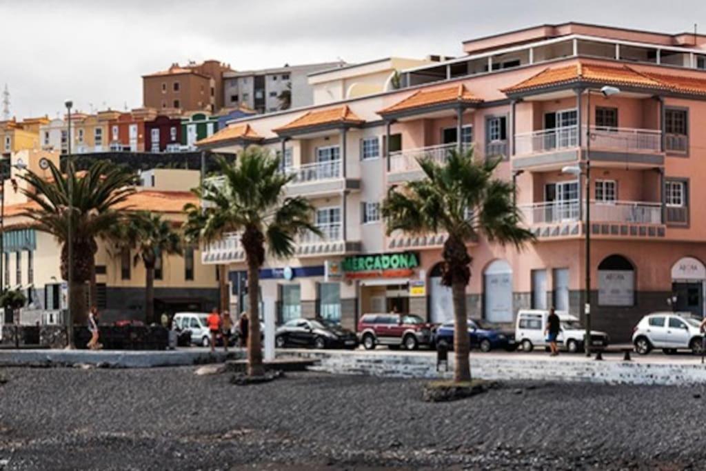 Candemar. Piso De Playa, Vistas Al Mar Candelaria. Apartamento Candelaria