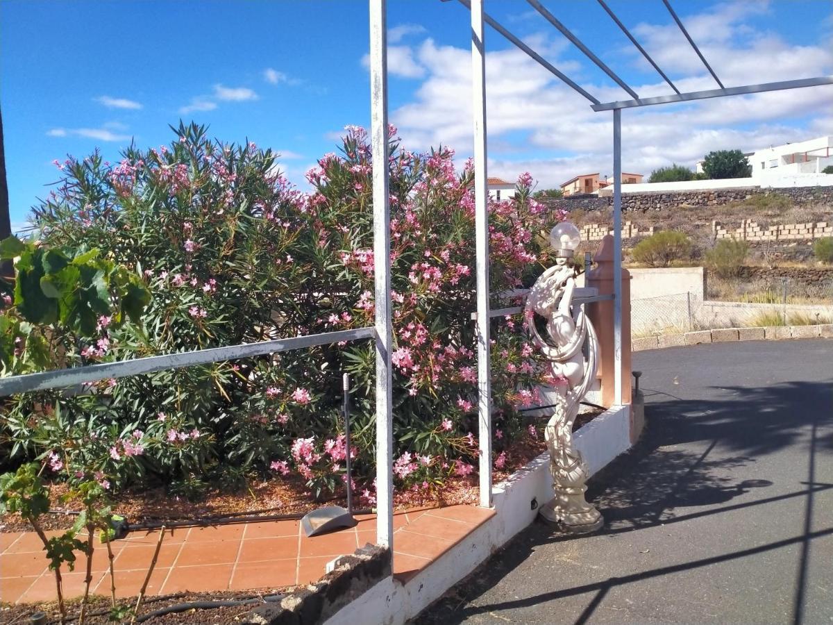 Finca Oasis Mango,holiday Home, Vivienda Vacacional, Comunal Pool, Sea View From Private Terraces,3 Mins To Town By Car, Wifi, Netflix *
