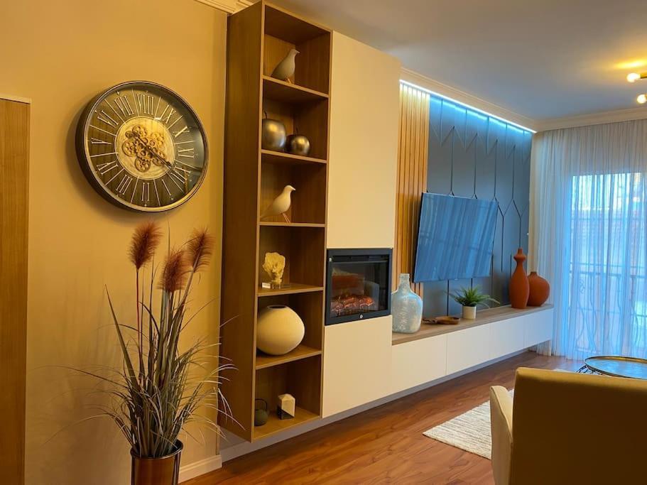 Lujoso Piso Con Chimenea Interior *