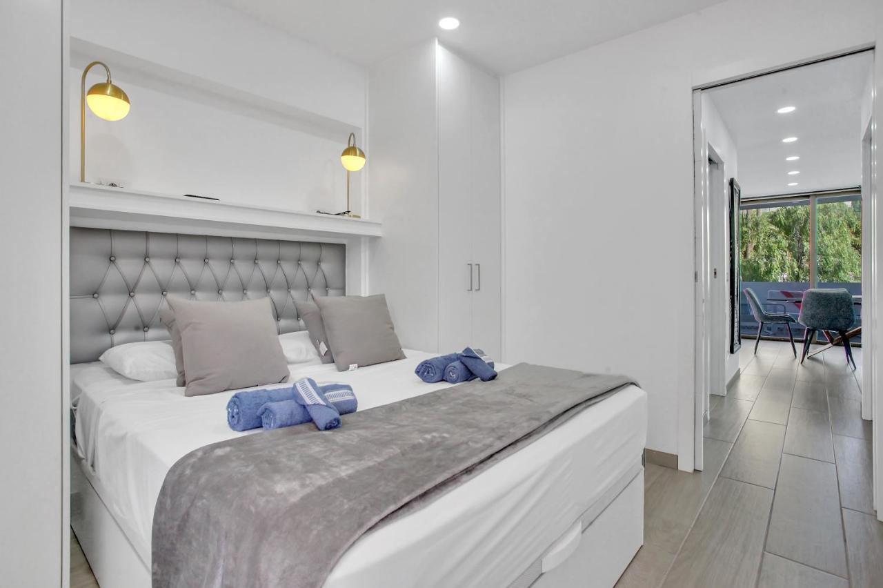 Charming Las Americas, Terrace, Fiber, Pool Apartment