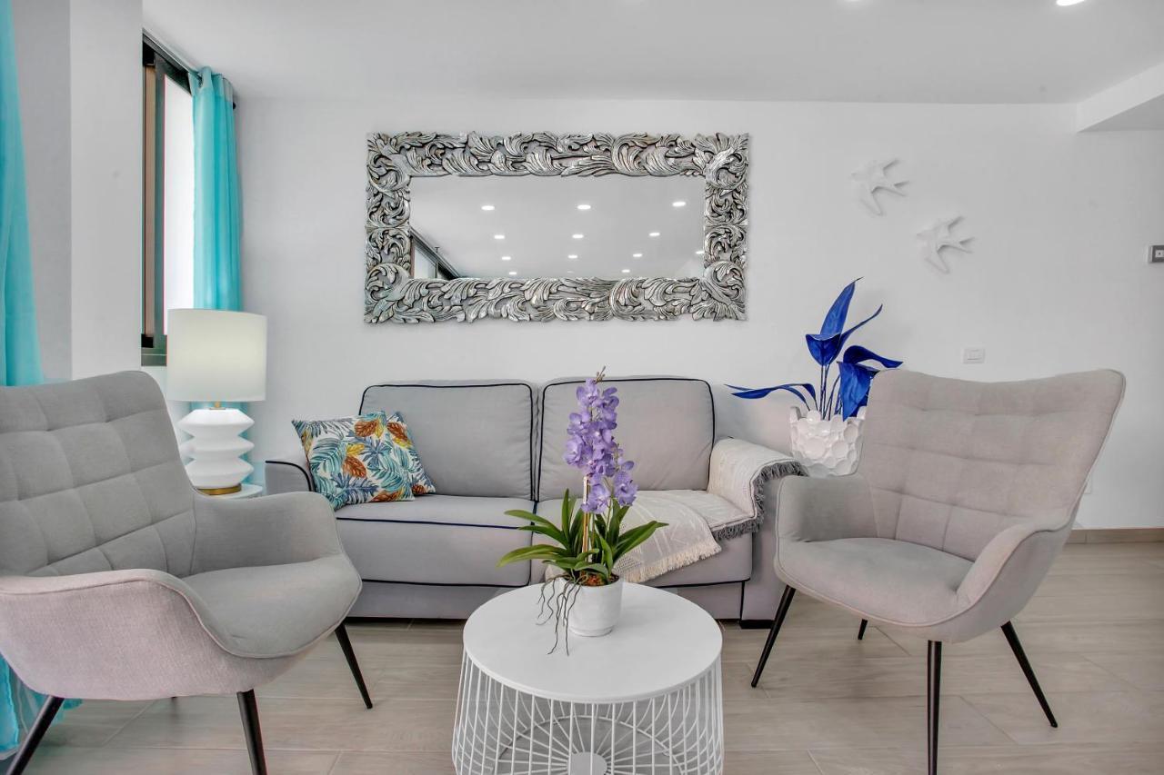 Apartment Charming Las Americas, Terrace, Fiber, Pool *
