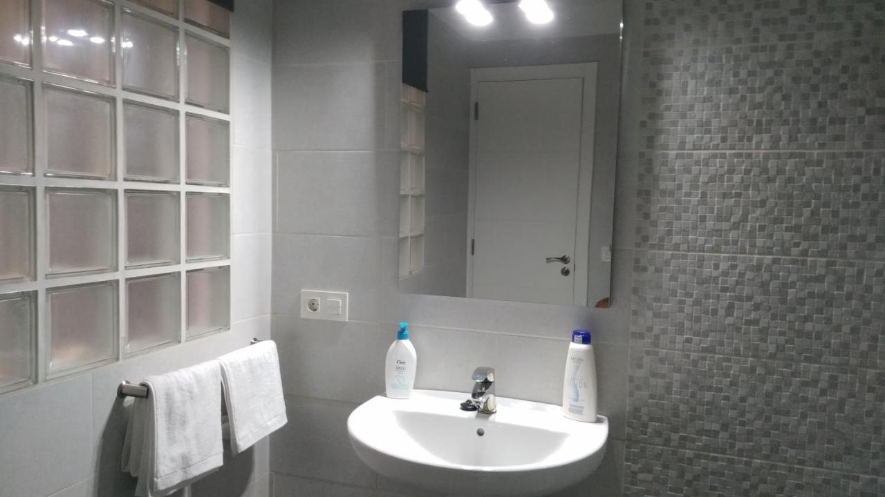 Habitación en casa particular With Private Bathroom And Sea View, 50 M Del Mar *