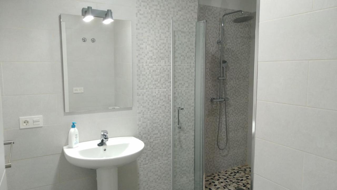 With Private Bathroom And Sea View, 50 M Del Mar Habitación en casa particular *