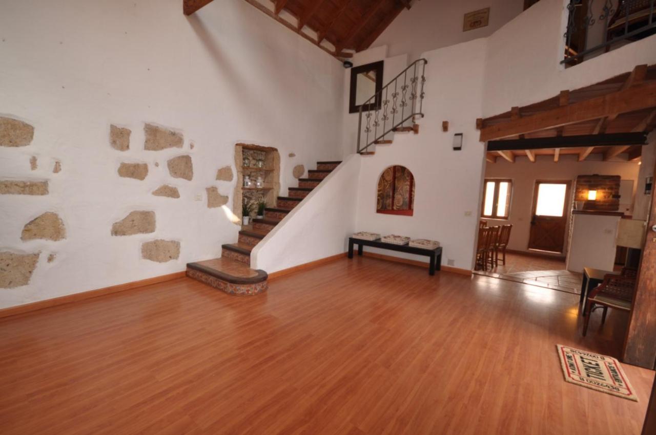Casaruralarona Сasa de vacaciones Valle de San Lorenzo