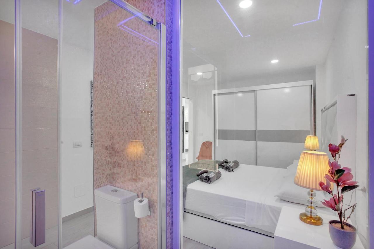 Charming Las Americas, Terrace, Fiber, Pool Apartment