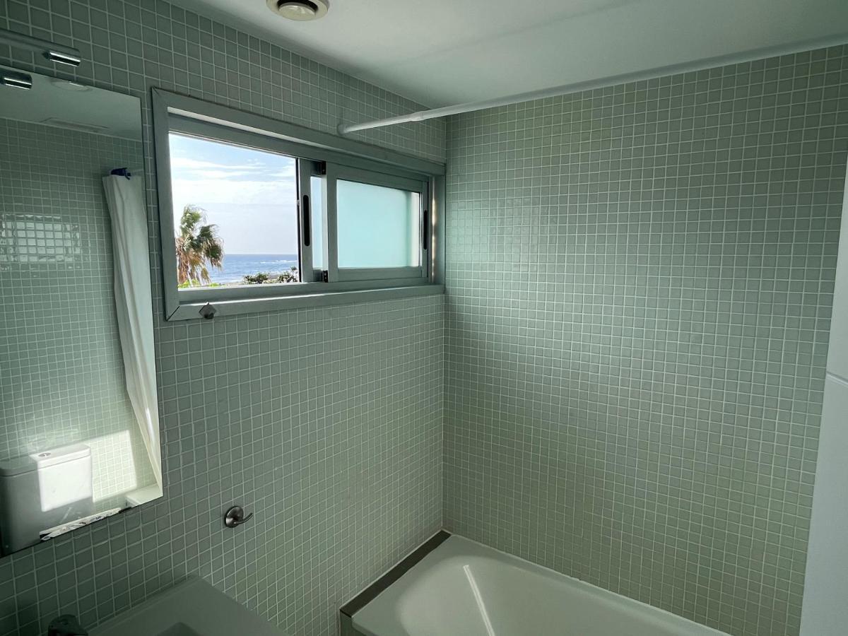 Martines Beachfront Ocean View *