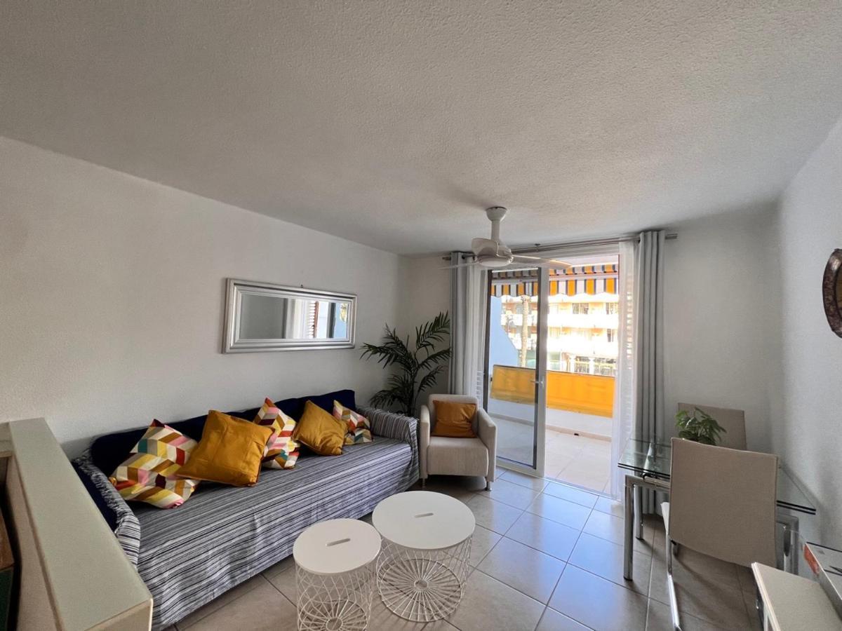 Seafront New Modern Study Ps3 Apartment Playa de las Americas (Tenerife)
