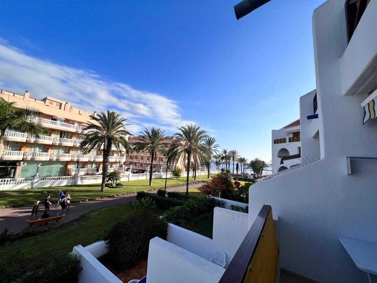 Seafront New Modern Study Ps3 Apartment Playa de las Americas (Tenerife)