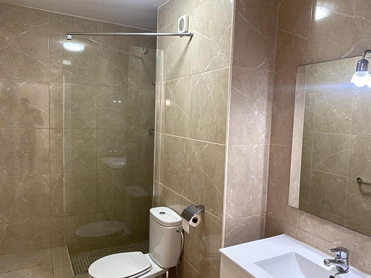 5a1, Victoria Court 1, Avenida Londres 6, Cristianos, 38650, Tenerife *