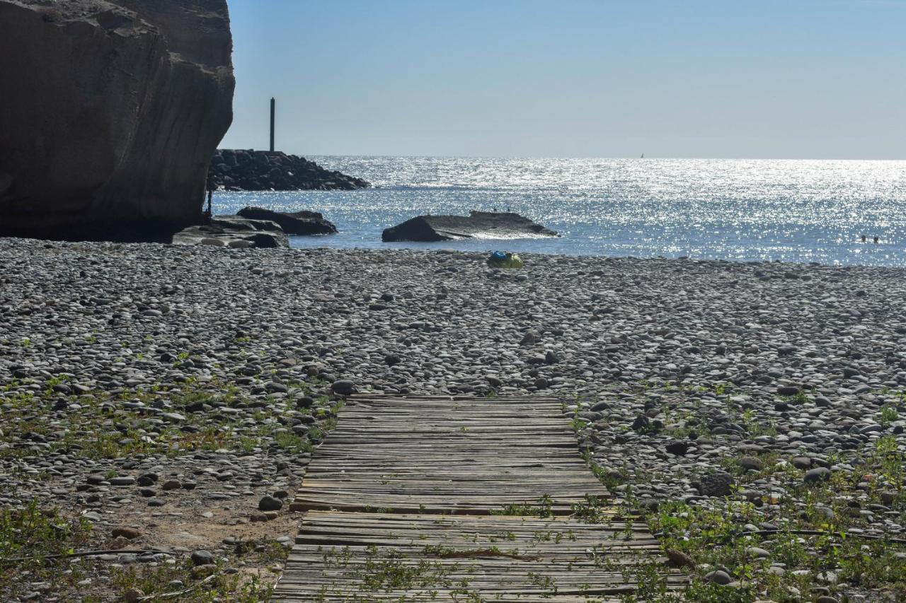 A Un Salto Del Mar Wifi
