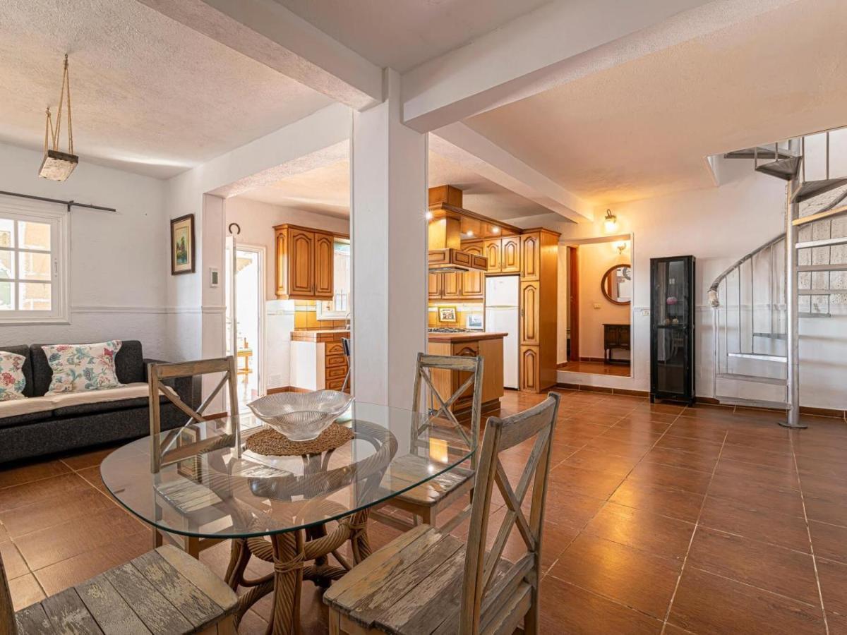 Blanquitos Amazing With 3,000 M2 Of Land Granadilla De Abona