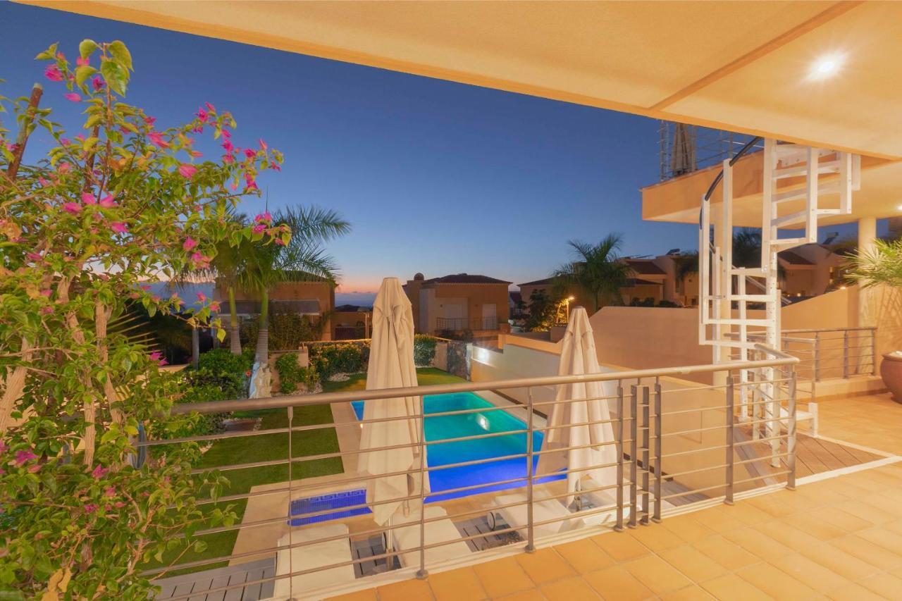 My Island Escape - Sea Views - Private Pool, Sauna Villa