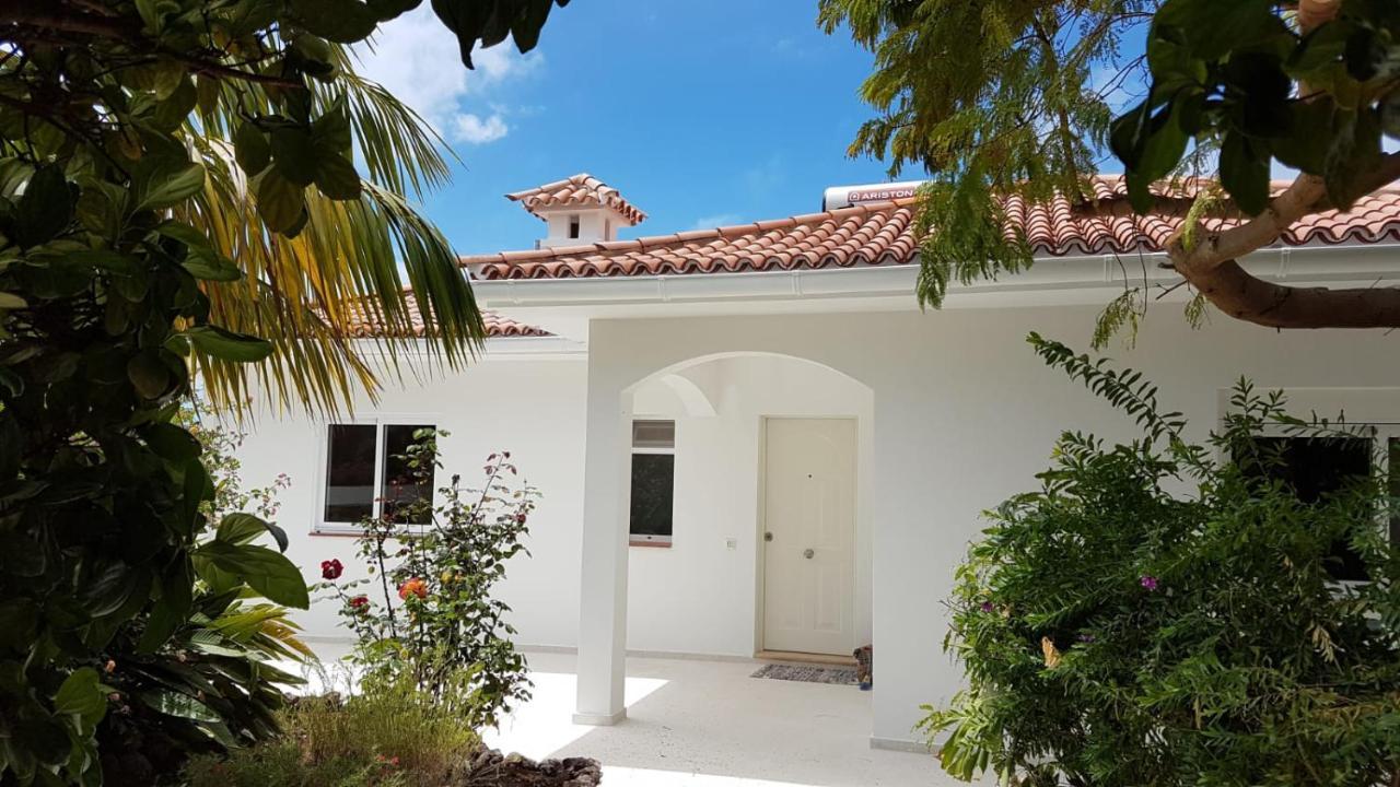 Casa Blanca Apartment *