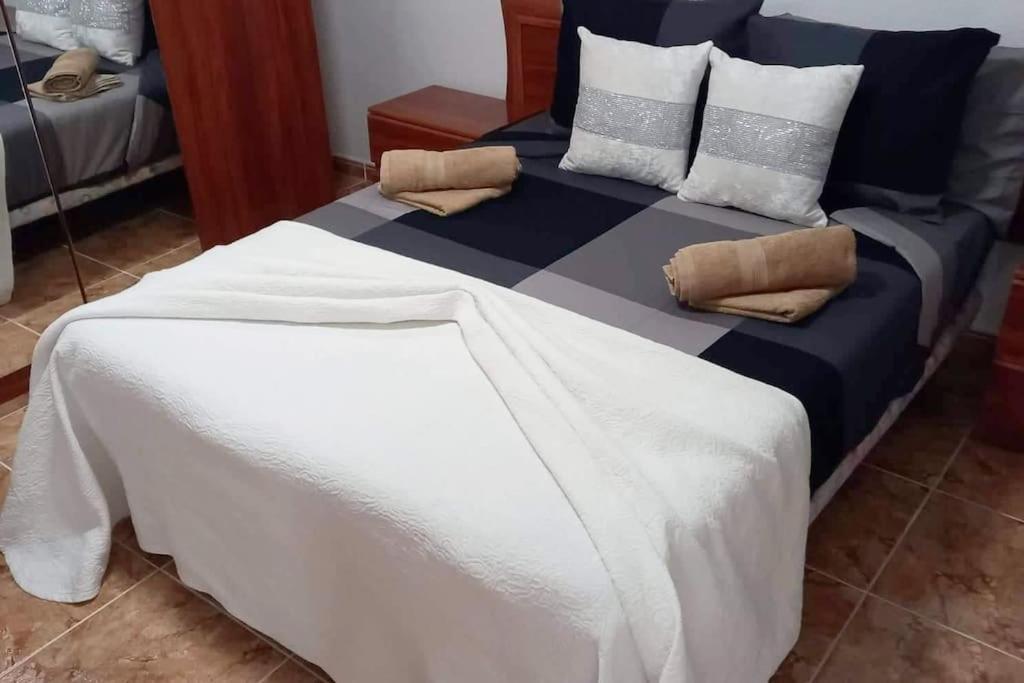 1 Bedroom Aparthotel+heated Pool/restaurant * Costa Del Silencio