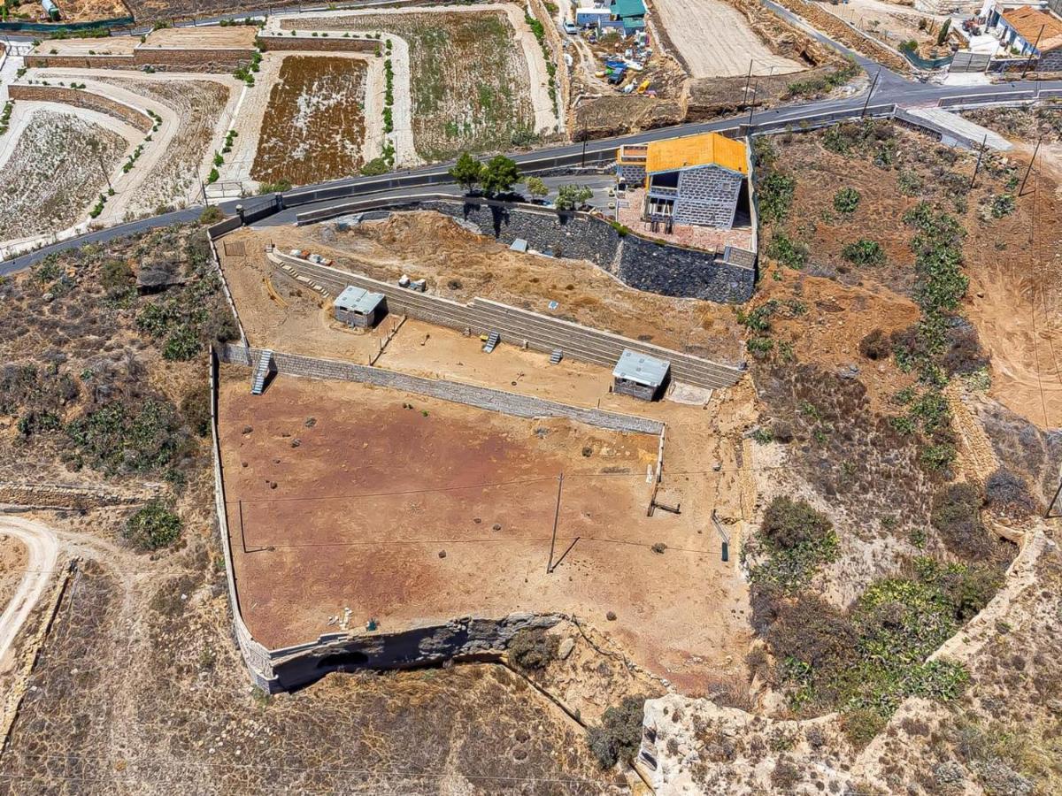 Blanquitos Amazing With 3,000 M2 Of Land Granadilla De Abona