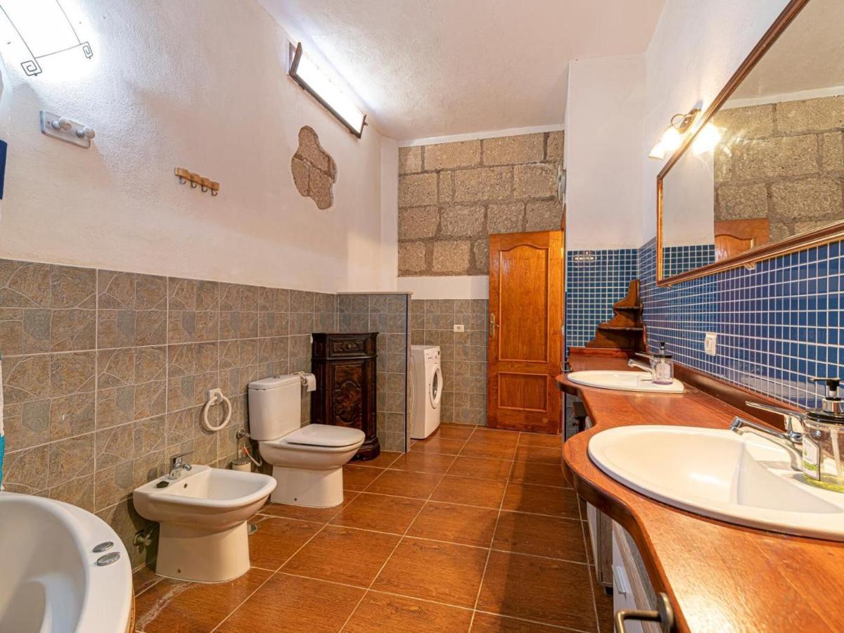 Blanquitos Amazing With 3,000 M2 Of Land Granadilla De Abona