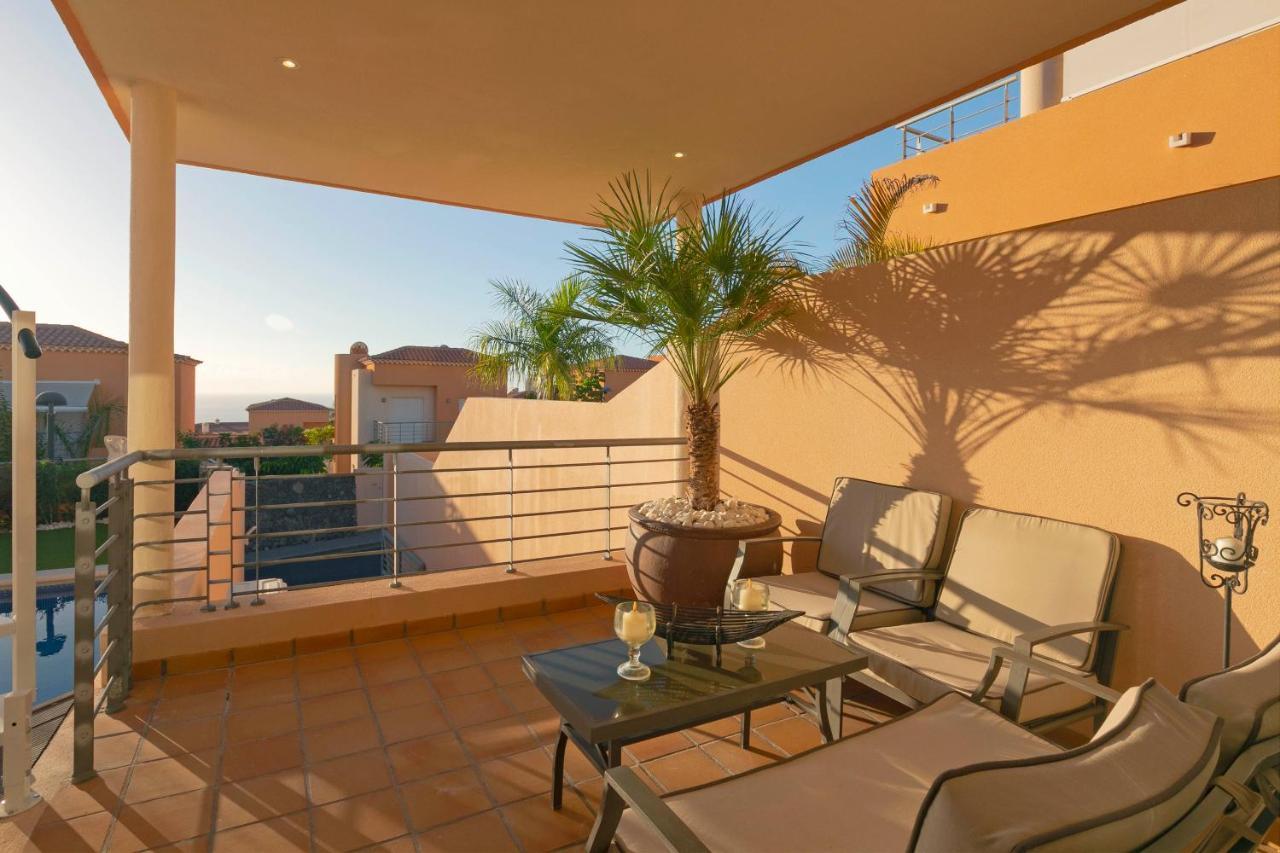 My Island Escape - Sea Views - Private Pool, Sauna