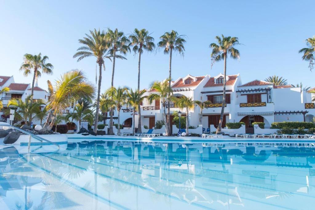 Villas And In A Popular Complex Playa de las Americas (Tenerife)