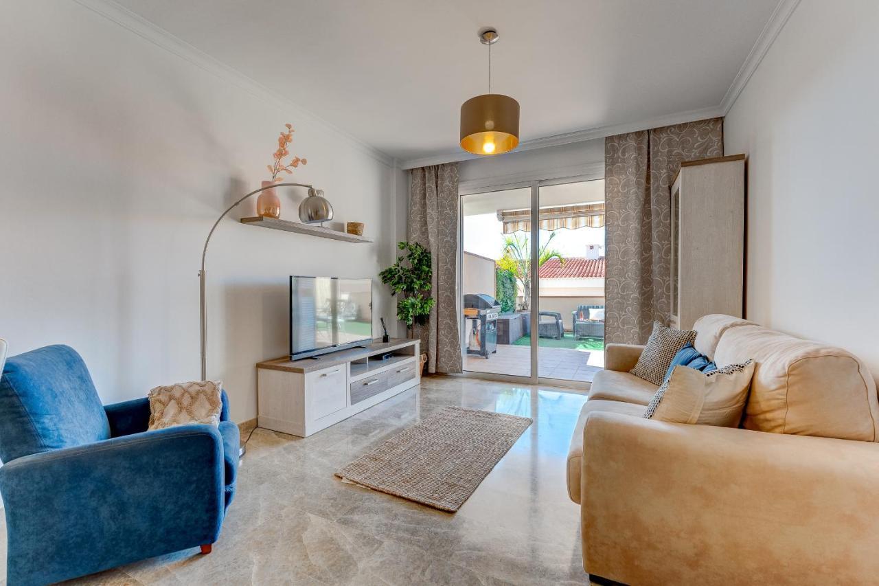 Modern With Large Terrasse, Bbq, Fast Wifi, 2 Pools Puerto de Santiago (Tenerife)