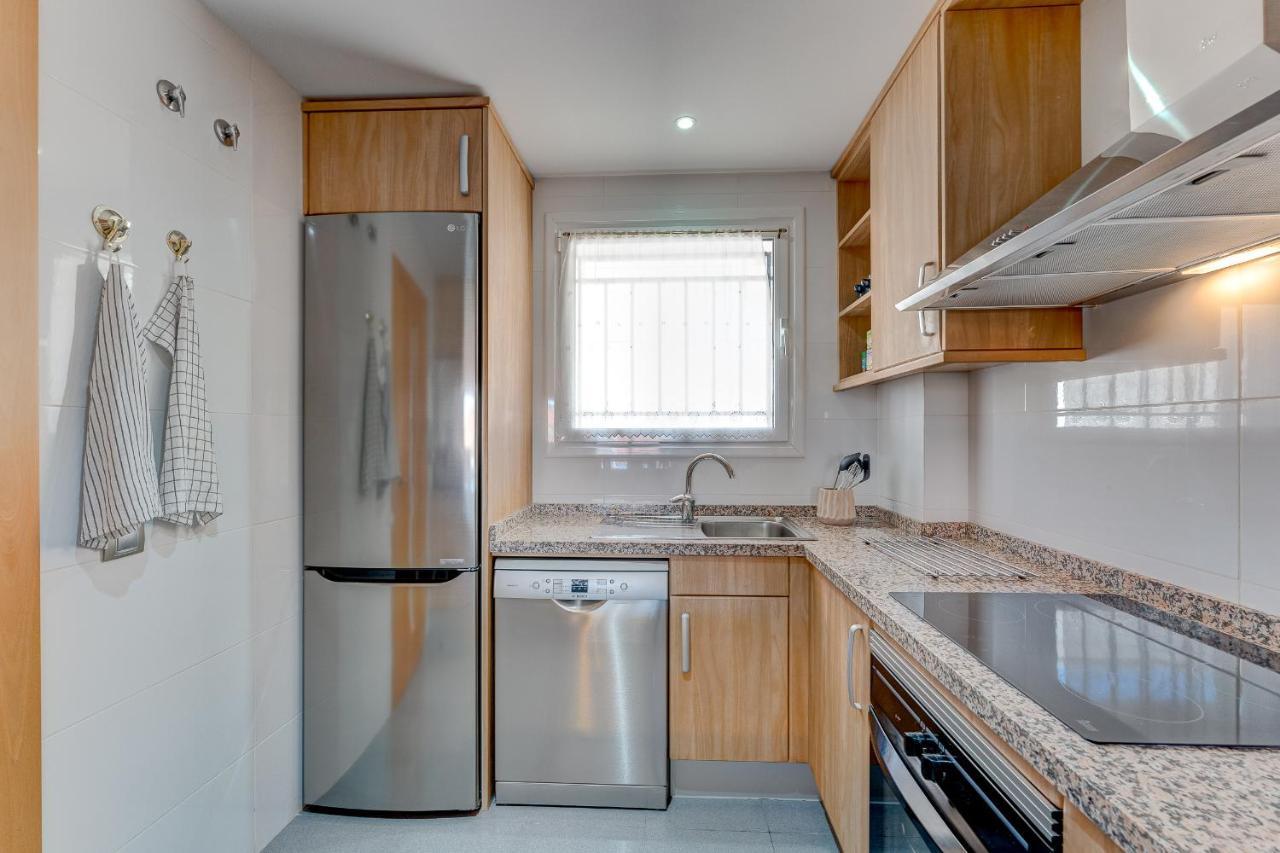 Modern With Large Terrasse, Bbq, Fast Wifi, 2 Pools Puerto de Santiago (Tenerife)