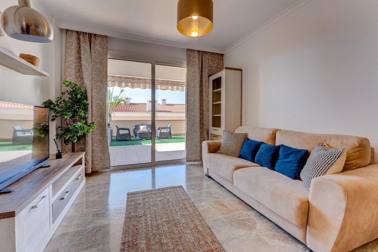 Apartment Modern With Large Terrasse, Bbq, Fast Wifi, 2 Pools