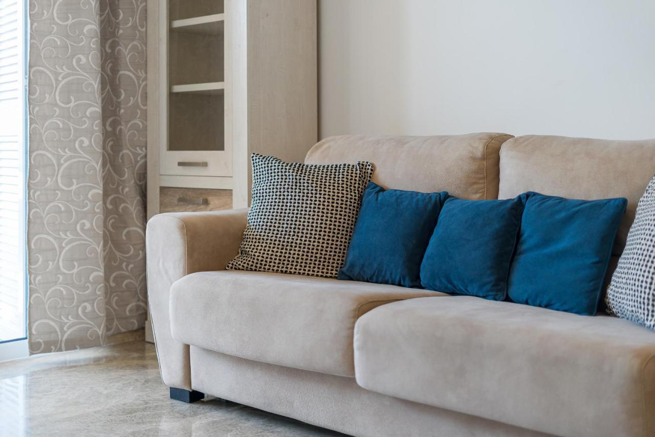 Modern With Large Terrasse, Bbq, Fast Wifi, 2 Pools Apartment