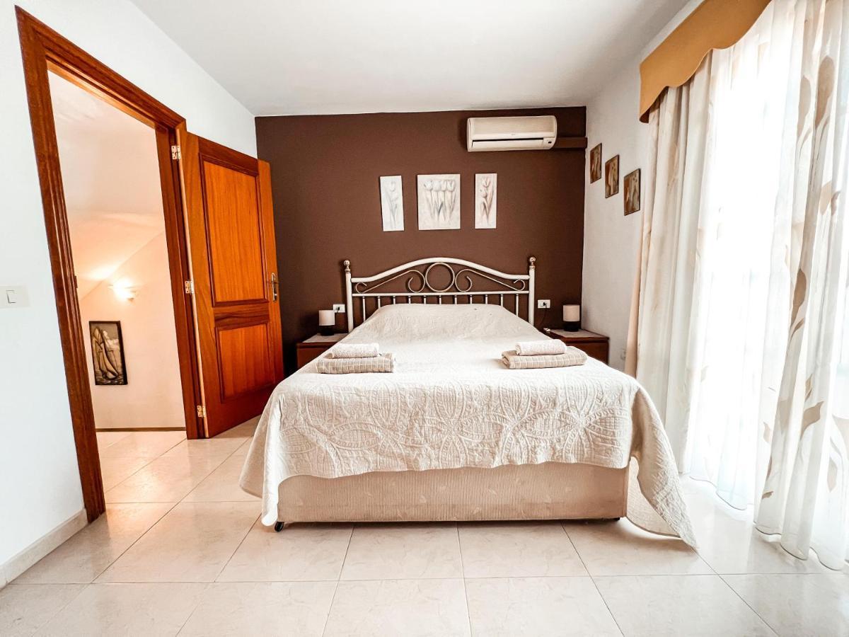 Townhouse With Ac In Callao Salvaje, Sonia, Cs148