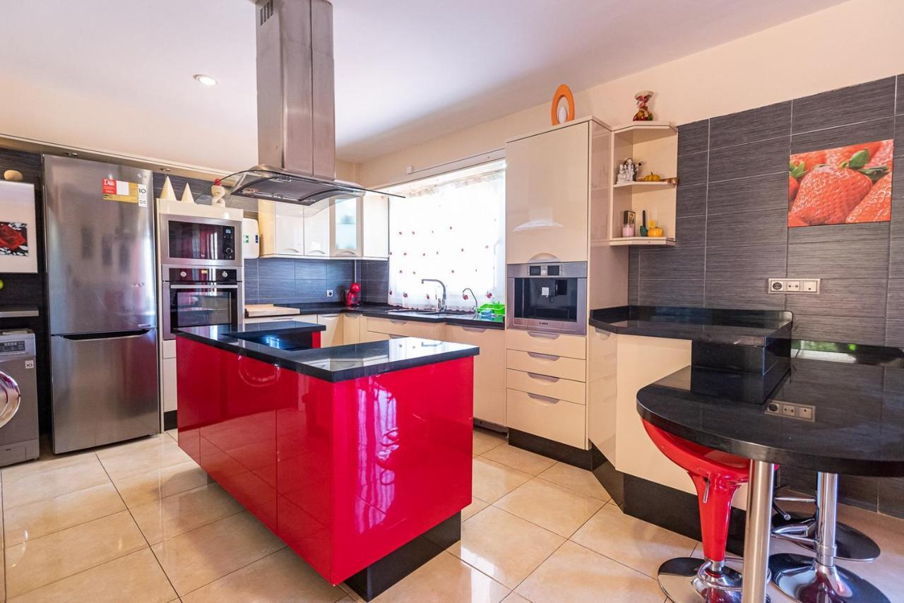 Villa Spacious Four Bedroom With Magnificent Views