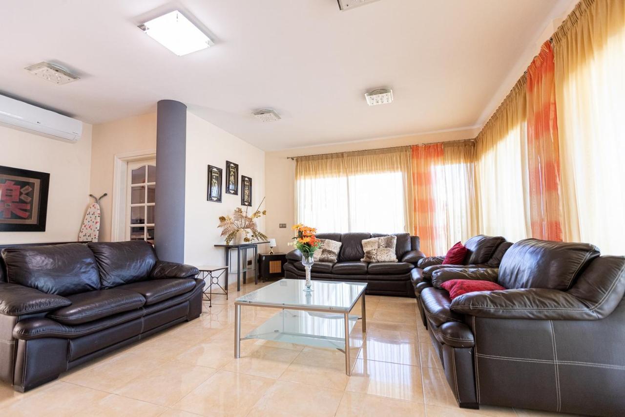 Spacious Four Bedroom With Magnificent Views Costa Adeje (Tenerife)