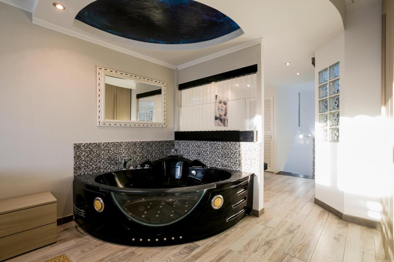 204 Atalaya 2 Bedrooms, Sea View, Private Parking