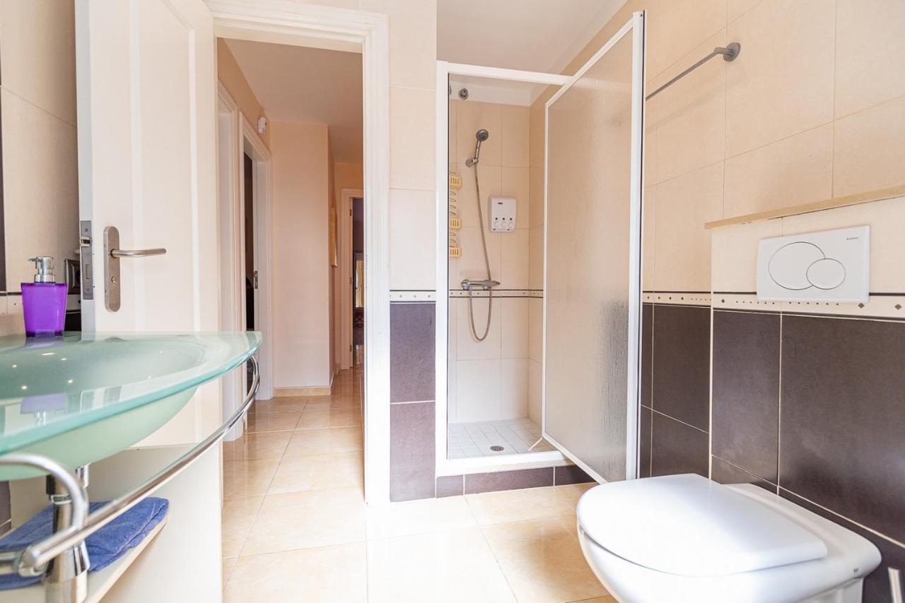 Villa Spacious Four Bedroom With Magnificent Views