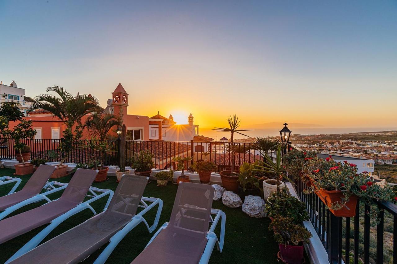 Spacious Four Bedroom With Magnificent Views *