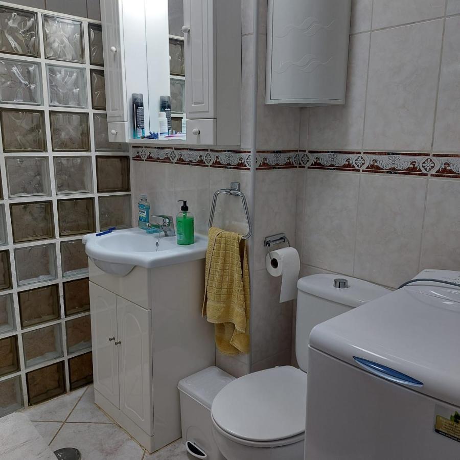 Victoria Court 2, Cristianos Apartment