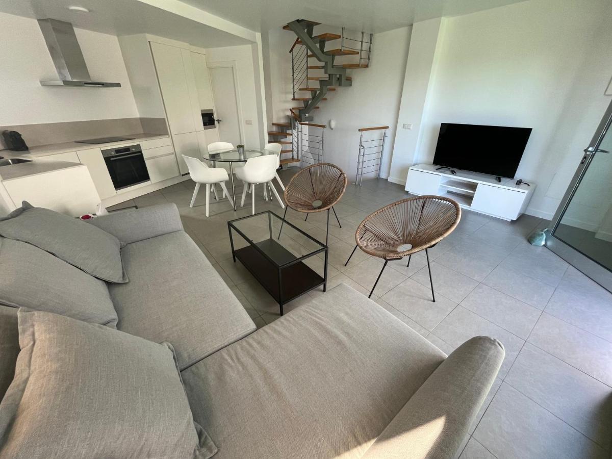Martines Beachfront Ocean View Apartment El Medano (Tenerife)