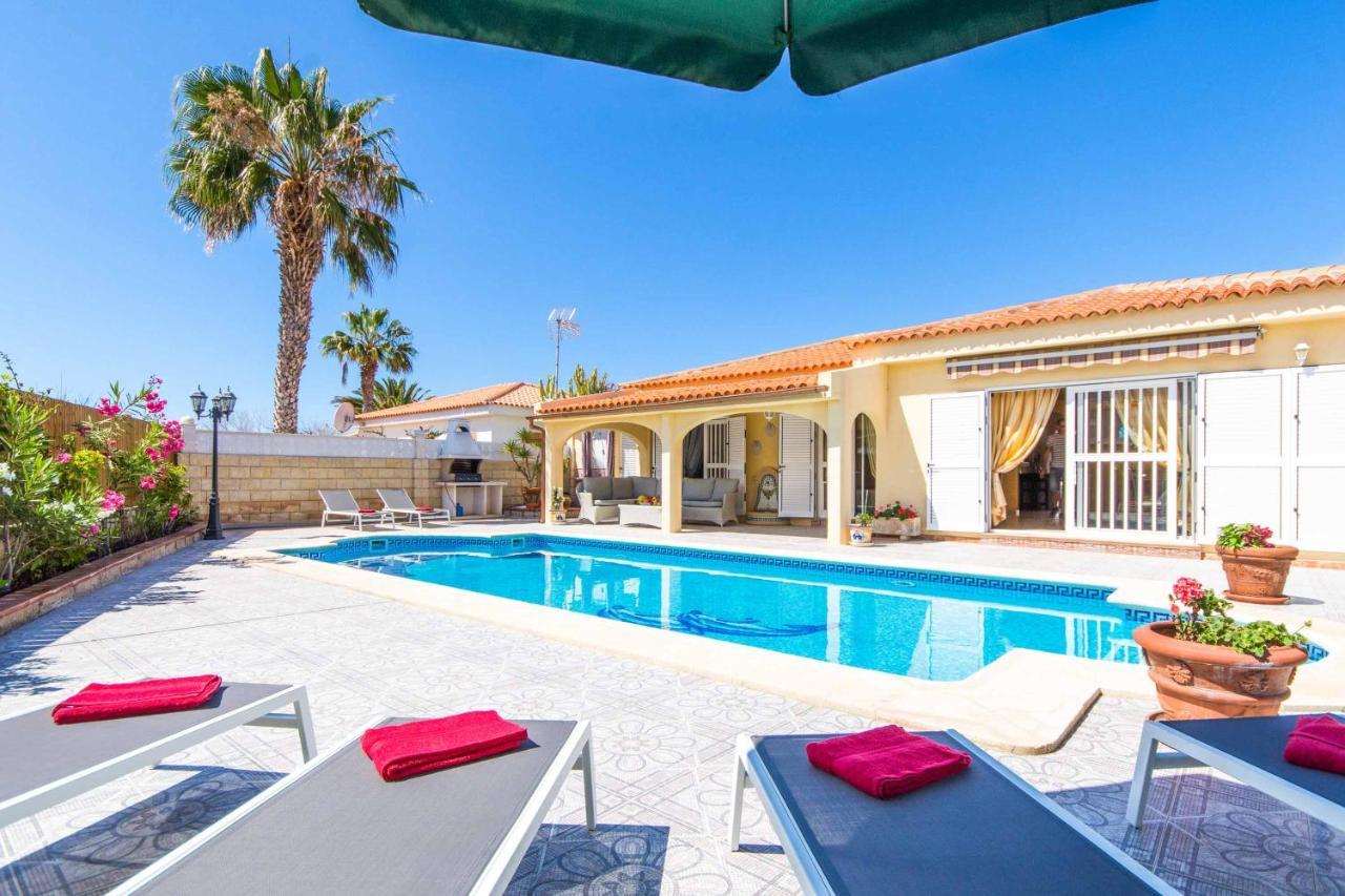 Buganvilla Vistas Villa *