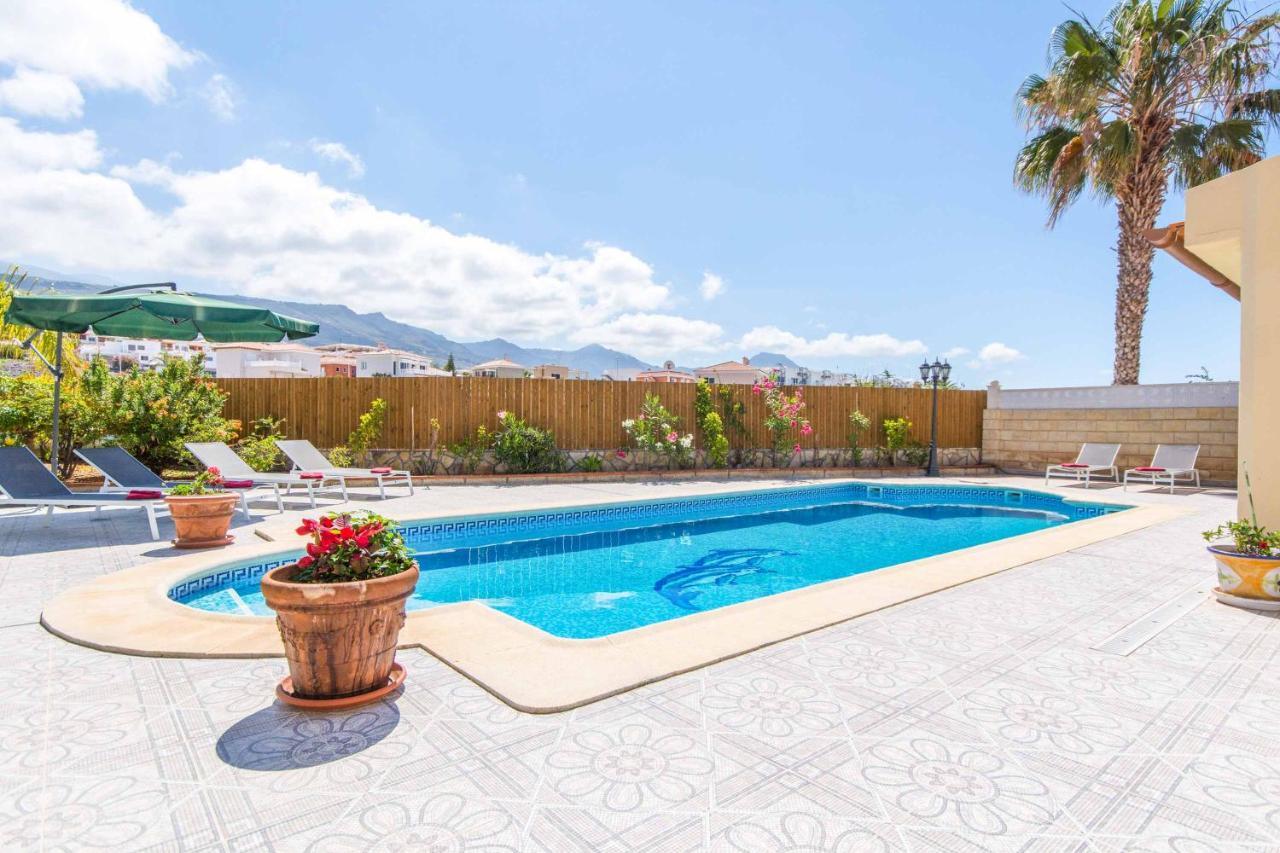 Buganvilla Vistas Villa *