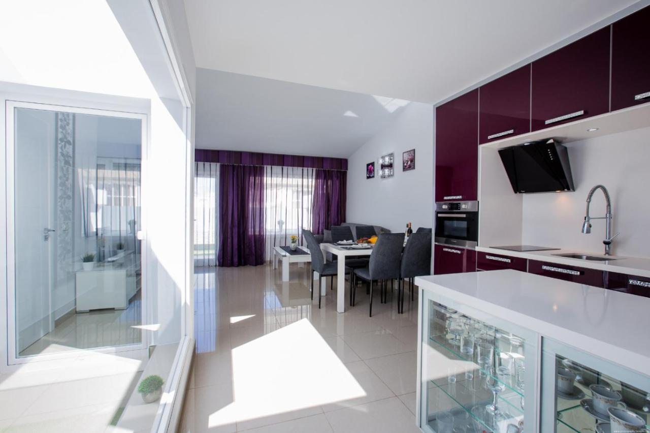 Island Village Prime 312