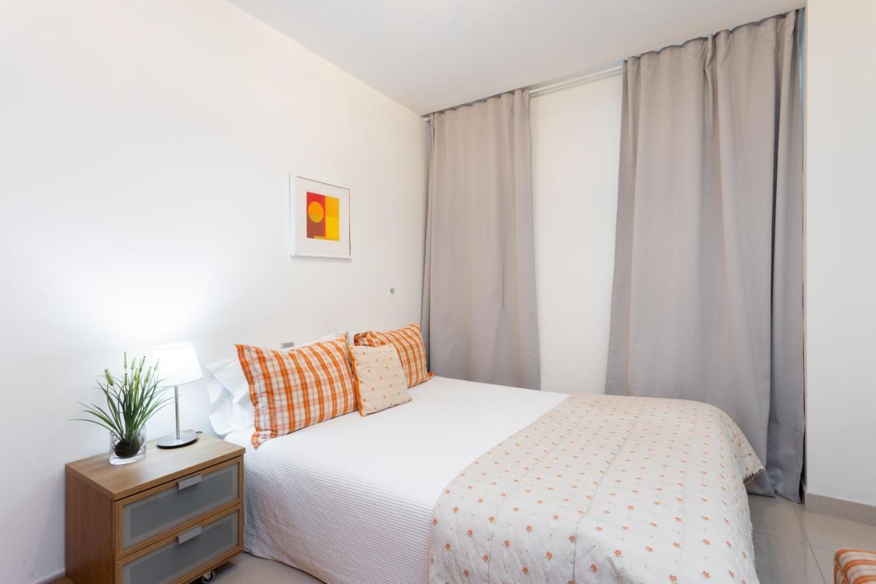 Jade Apartment *
