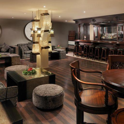 Hotel Royal Garden Villas, Luxury