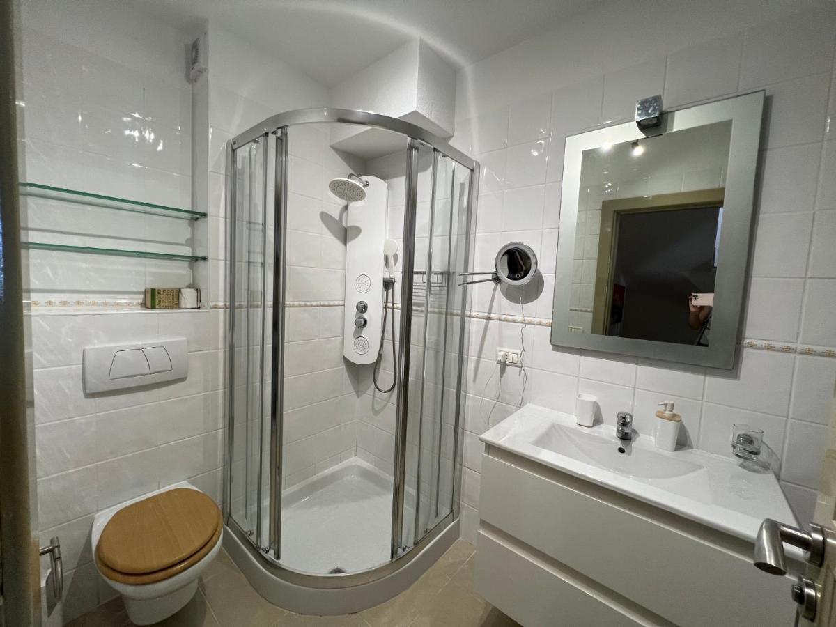 Villas And In A Popular Complex Apartment Playa de las Americas (Tenerife)
