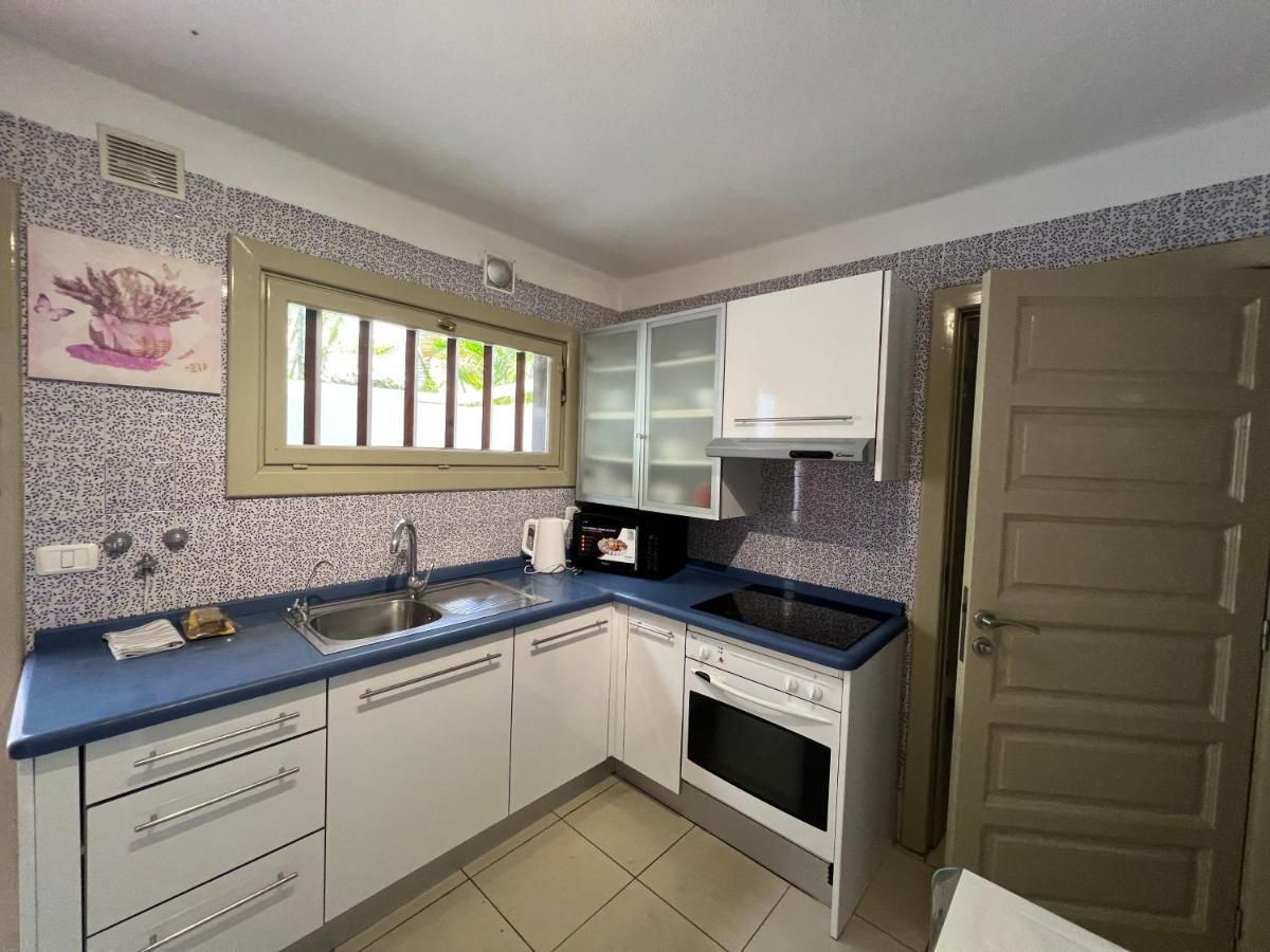 Villas And In A Popular Complex Apartment Playa de las Americas (Tenerife)