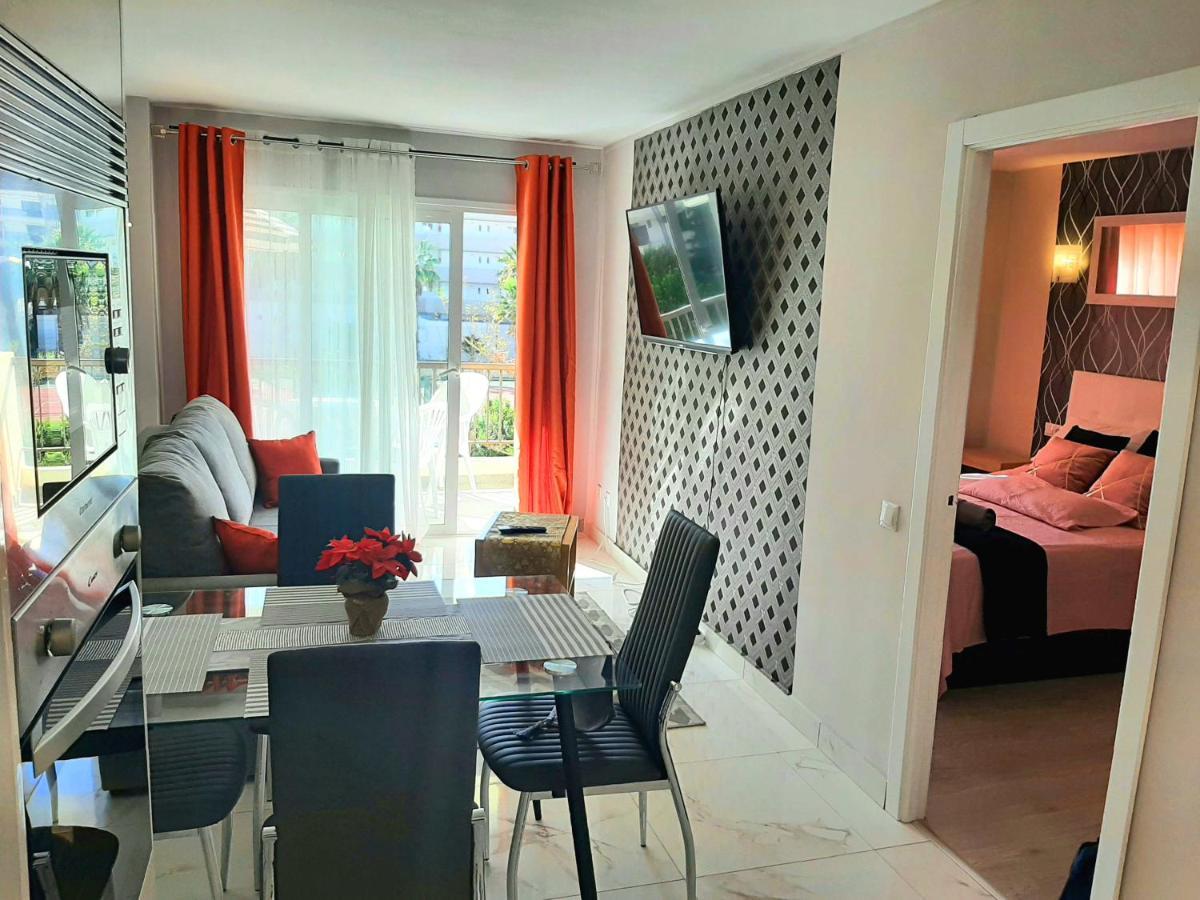 Centrally Located Close To The Ocean. Apartamento Arona (Tenerife)