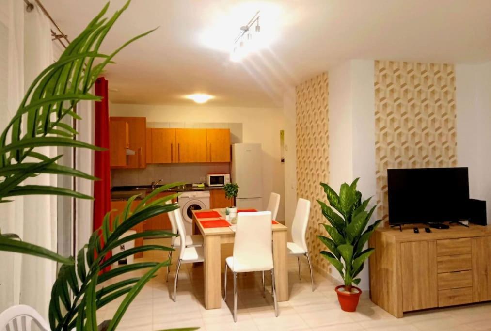 Bright And Spacious With Ocean View *