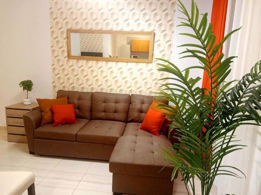 Bright And Spacious With Ocean View