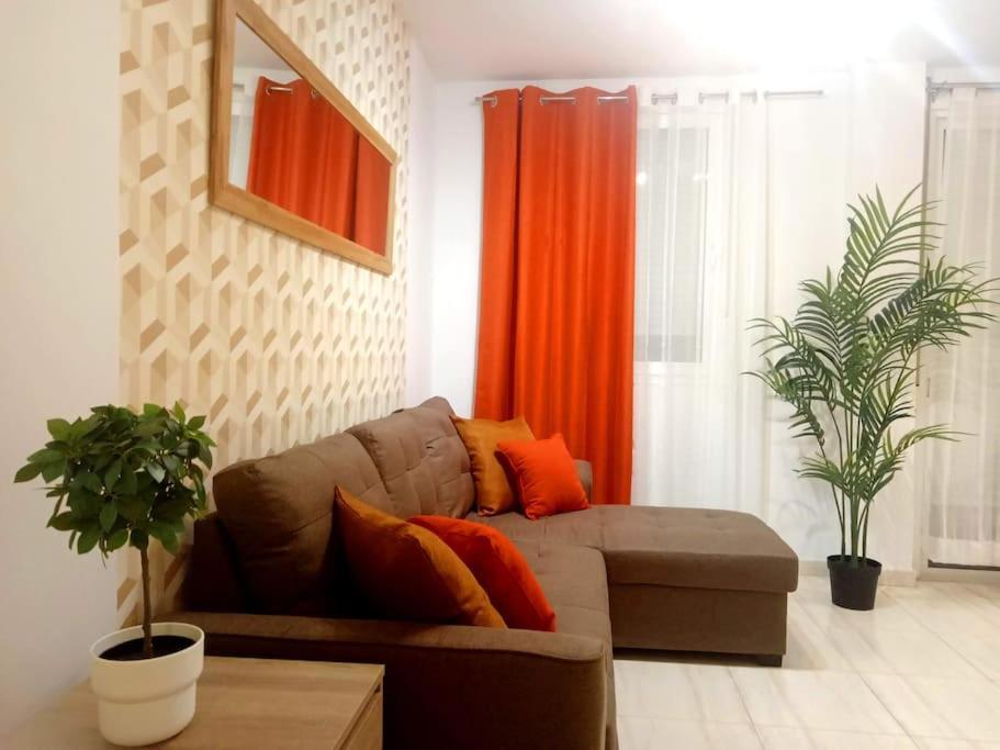 Bright And Spacious Rental With Ocean View * San Miguel de Abona